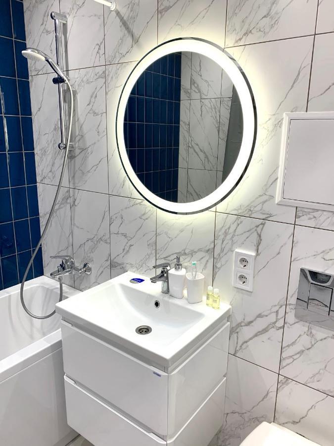 Navy City Center Apartment Двокімнатні Апартаменти В Центрі Міста بولتافا المظهر الخارجي الصورة